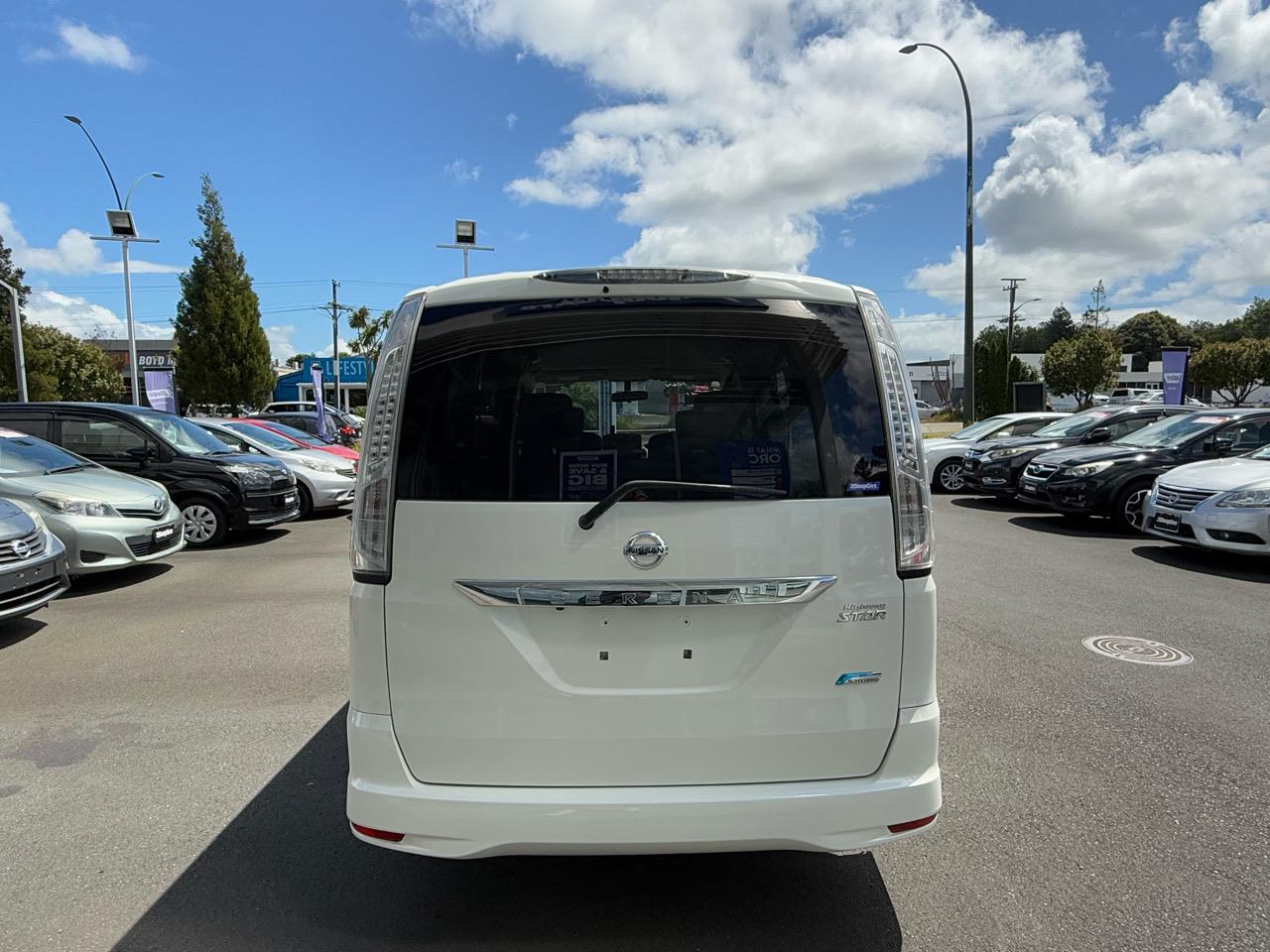 2013 Nissan Serena Hybrid