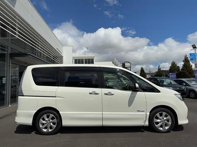 2013 Nissan Serena Hybrid