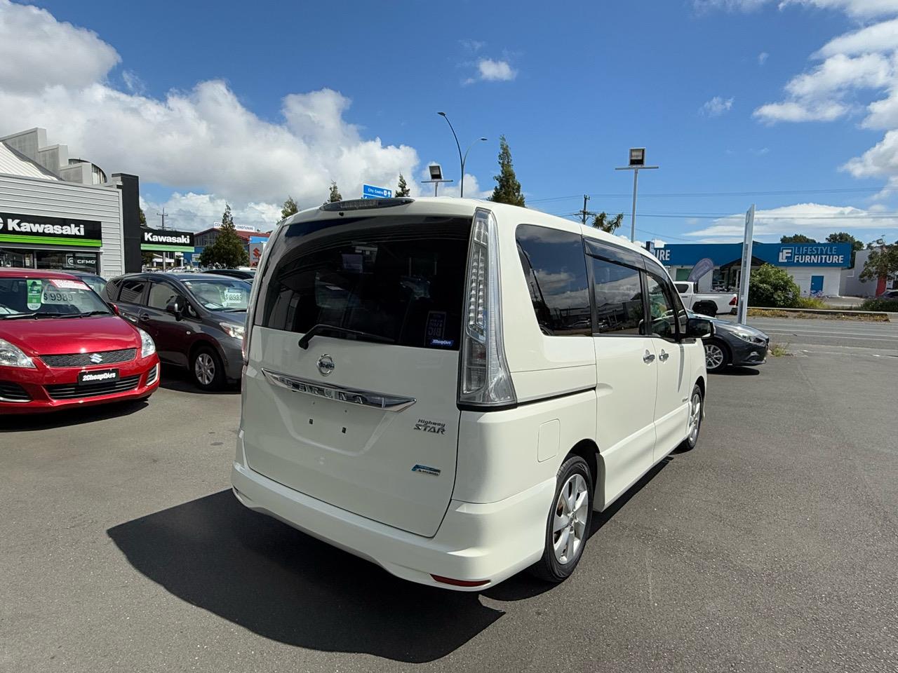 2013 Nissan Serena Hybrid