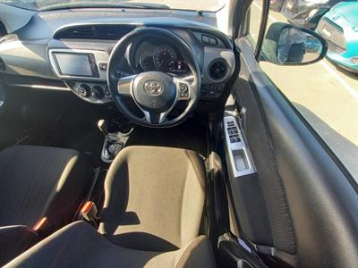 2015 Toyota Vitz 