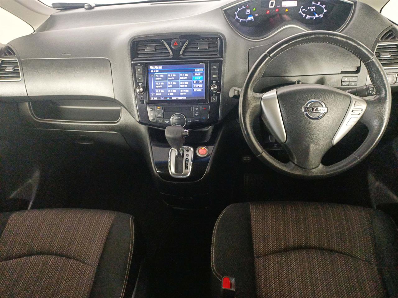 2014 Nissan Serena Hybrid