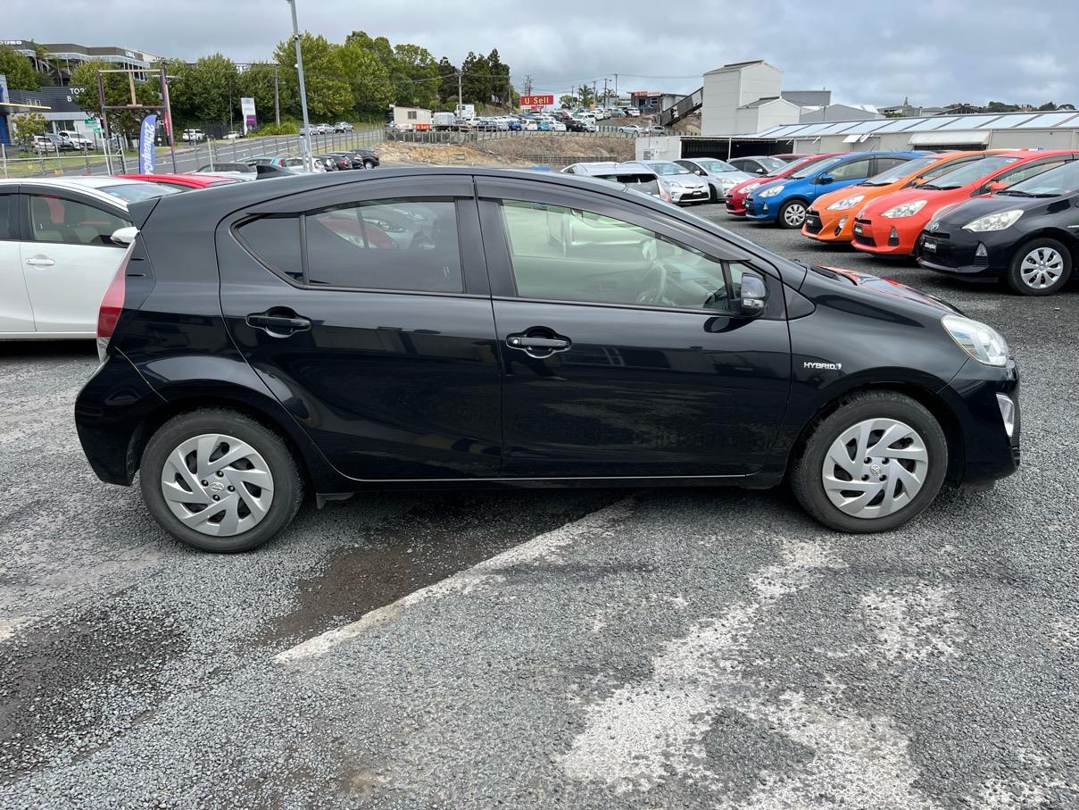 2016 Toyota Aqua Hybrid