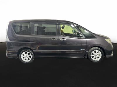 2013 Nissan Serena Hybrid