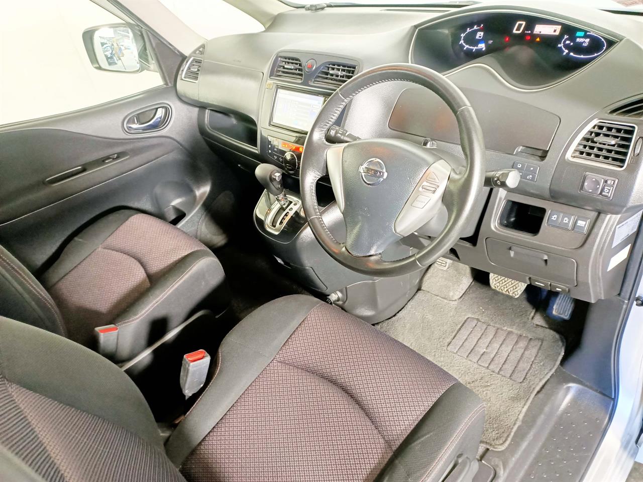 2012 Nissan Serena Hybrid