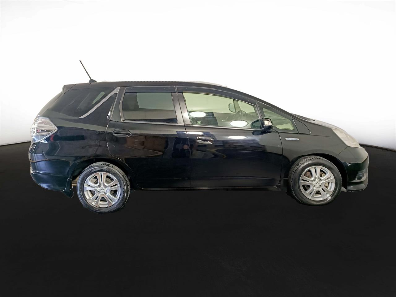 2012 Honda Fit Jazz Shuttle Hybrid