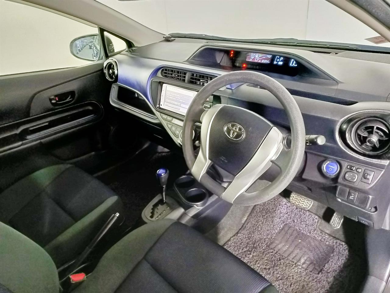 2015 Toyota Aqua Hybrid