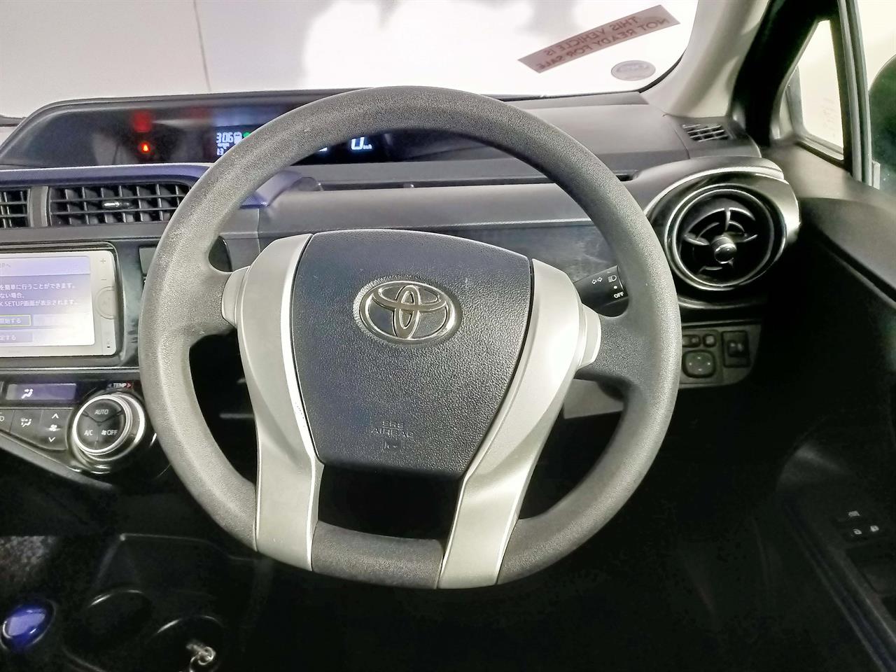 2015 Toyota Aqua Hybrid