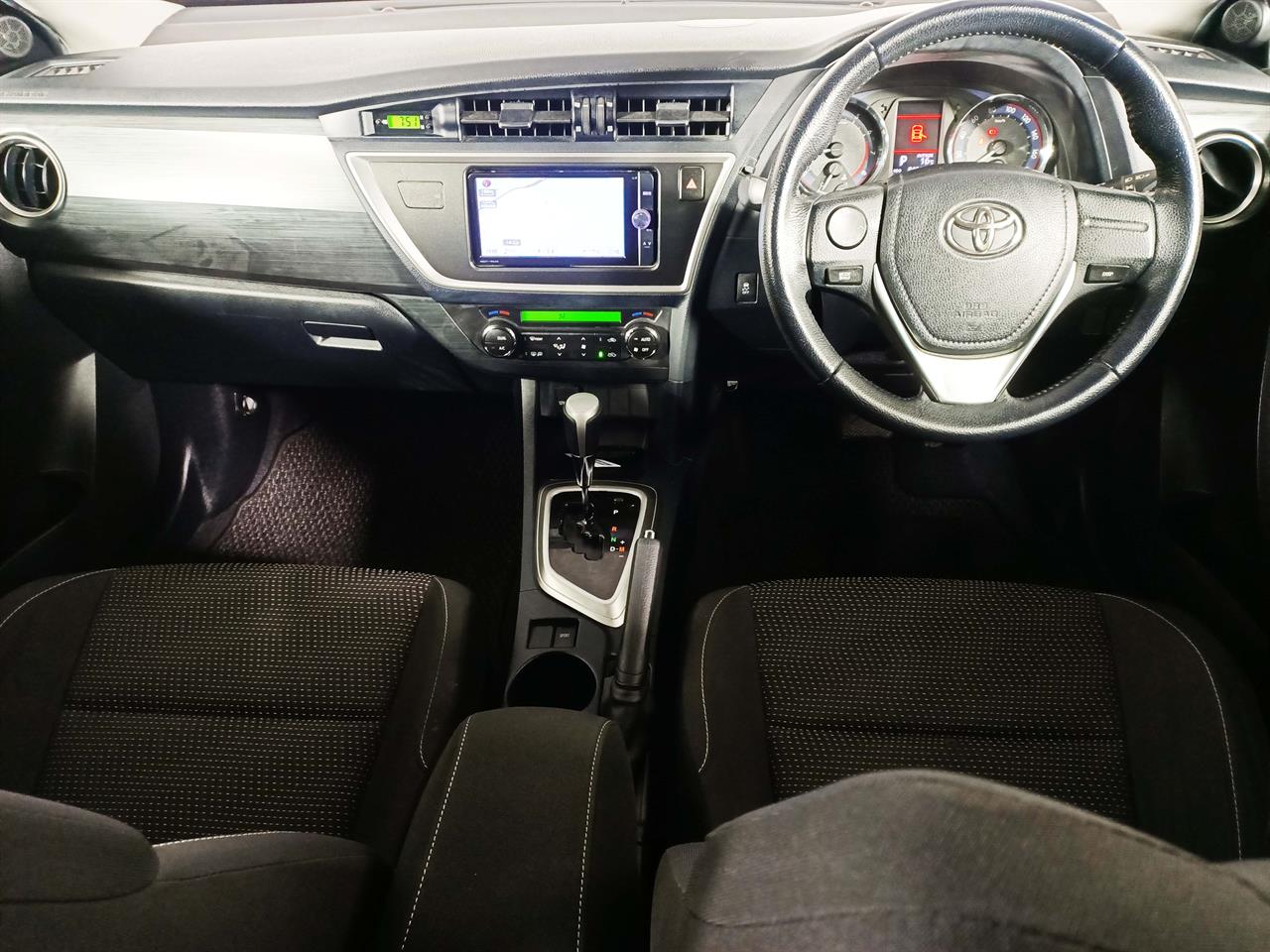 2013 Toyota Auris 