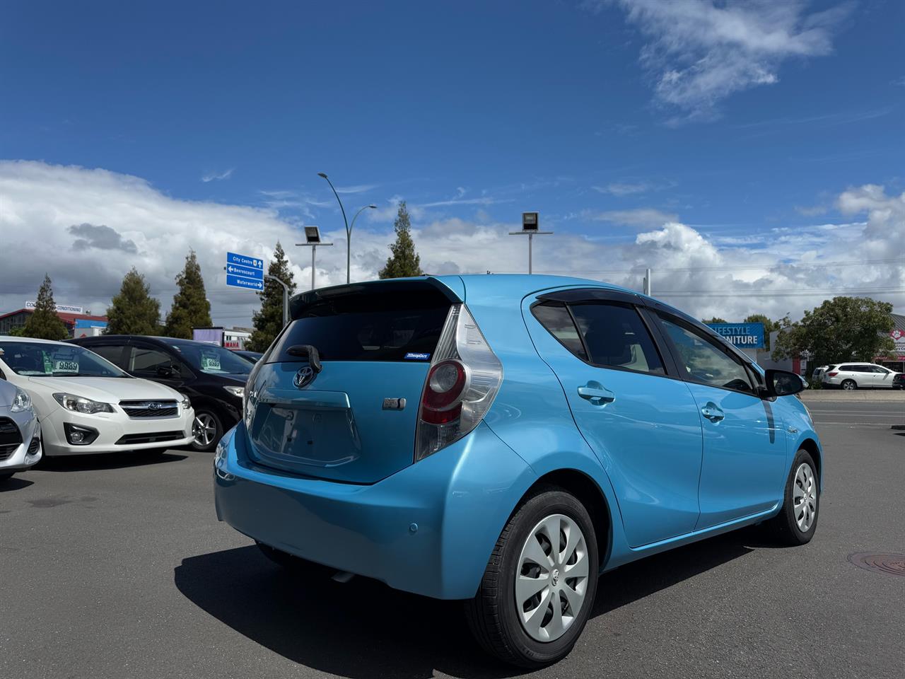 2014 Toyota Aqua Hybrid