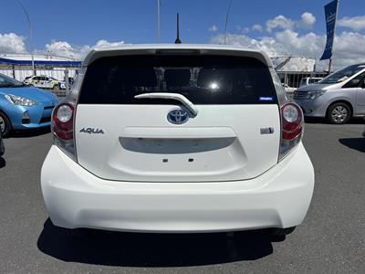 2013 Toyota Aqua Hybrid