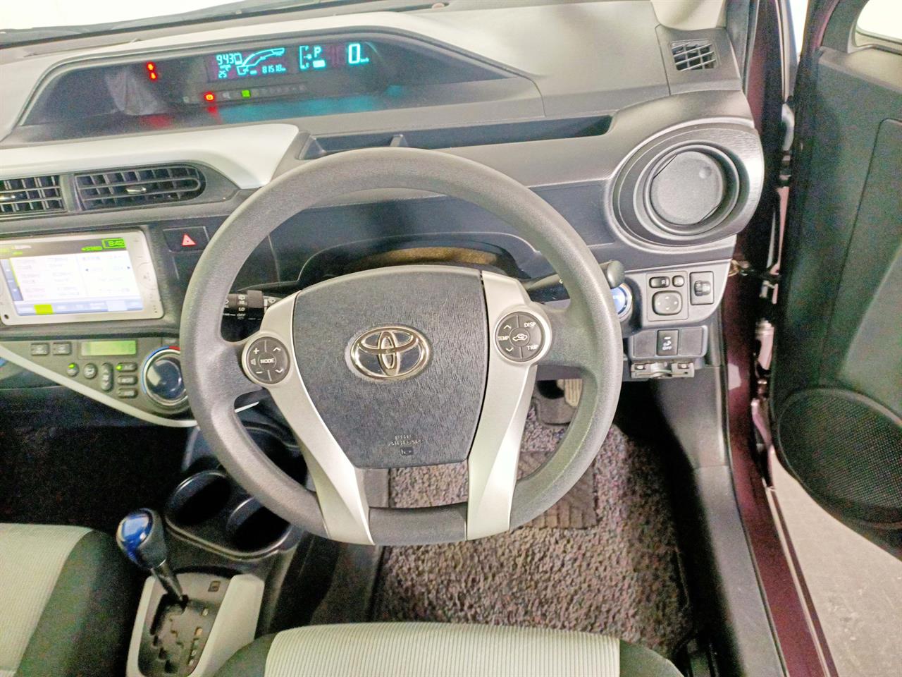 2014 Toyota Aqua Hybrid