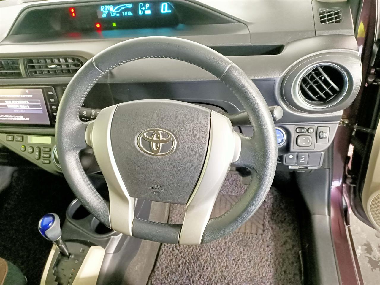 2014 Toyota Aqua Hybrid