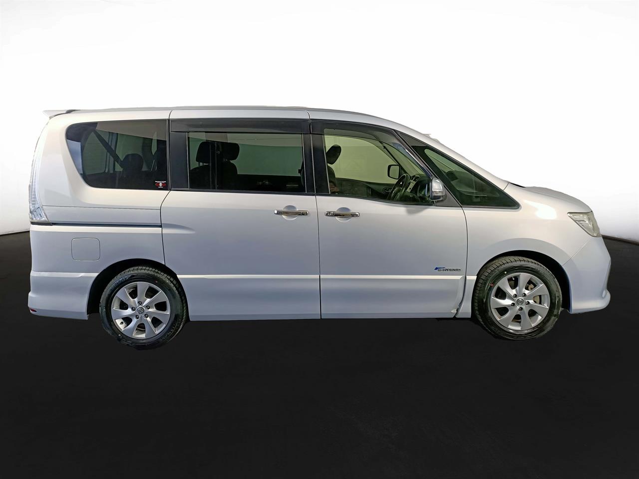 2013 Nissan Serena Hybrid