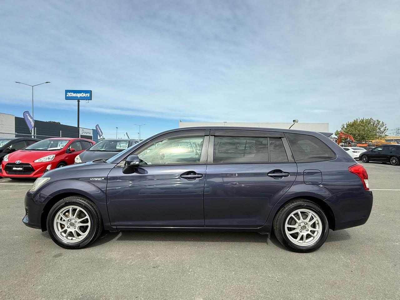 2013 Toyota Corolla Fielder Hybrid