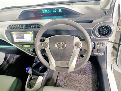 2012 Toyota Aqua Hybrid