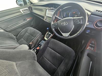 2013 Toyota Corolla Axio Hybrid