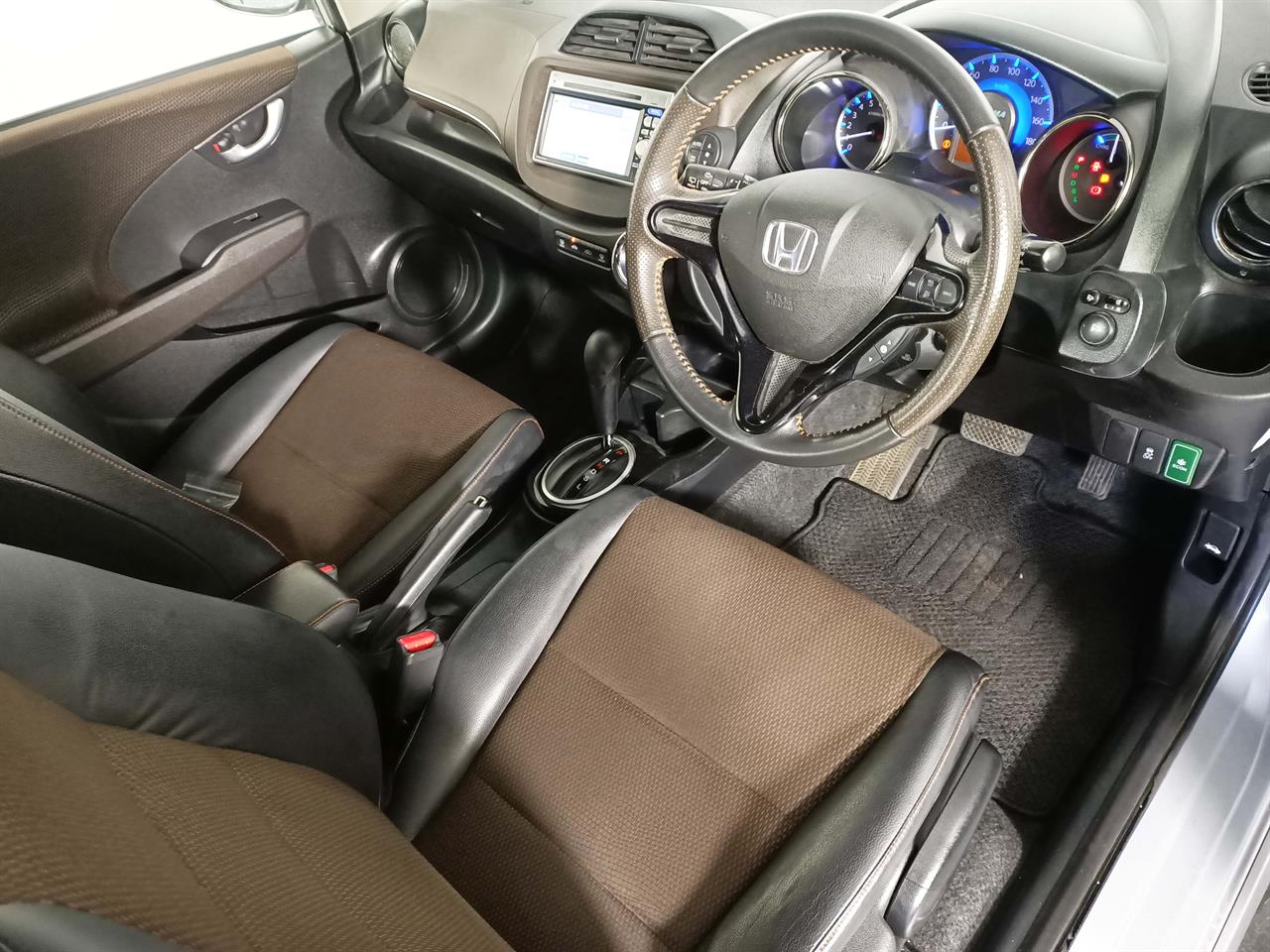 2012 Honda Fit Jazz Shuttle Hybrid