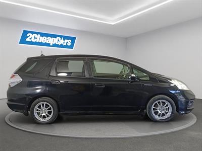 2013 Honda Fit Jazz Shuttle Hybrid