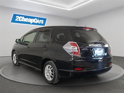 2013 Honda Fit Jazz Shuttle Hybrid