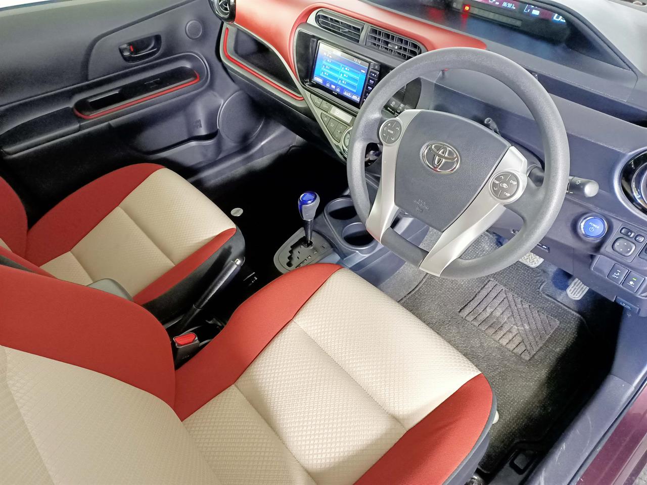 2015 Toyota Aqua Hybrid