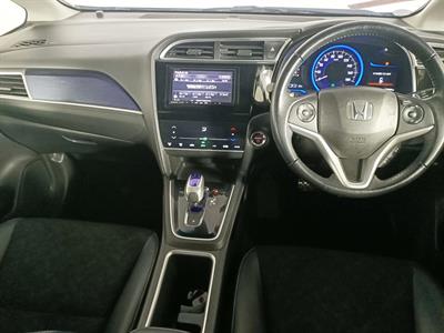 2016 Honda Fit Shuttle Hybrid Facelift