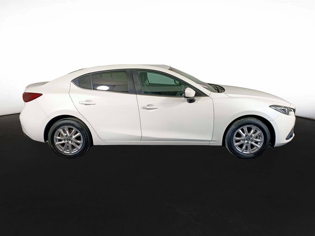 2015 Mazda Axela 3 Hybrid