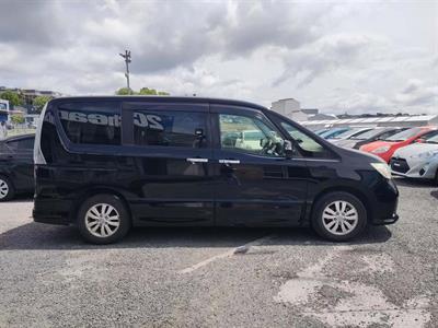 2012 Nissan Serena 