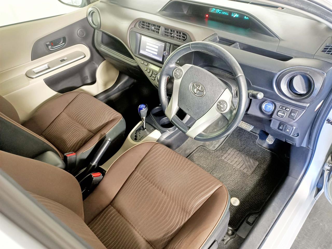 2012 Toyota Aqua Hybrid