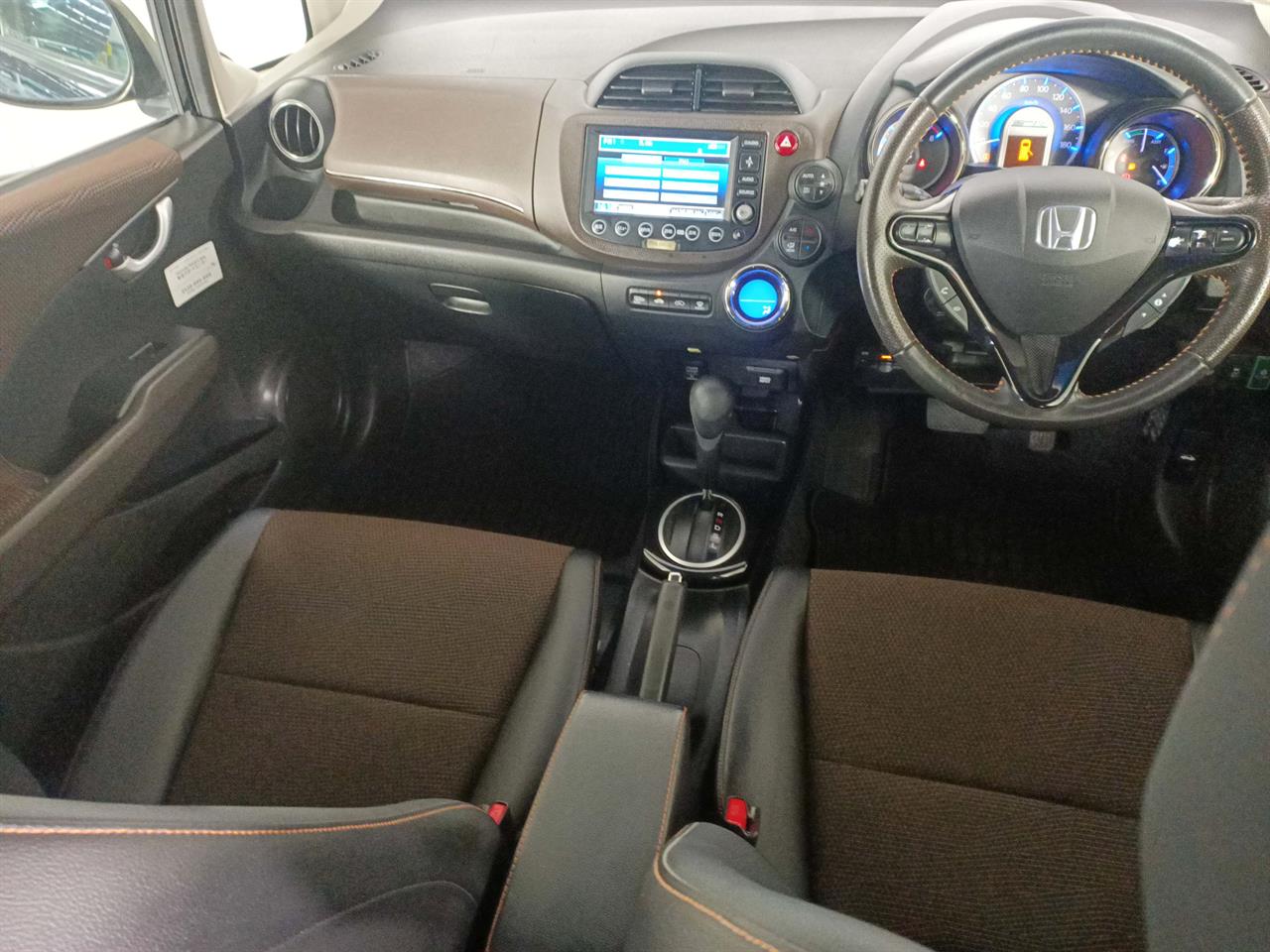 2012 Honda Fit Jazz Shuttle Hybrid