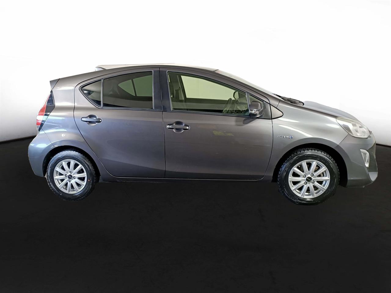 2014 Toyota Aqua Hybrid