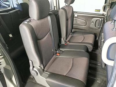 2013 Nissan Serena Hybrid