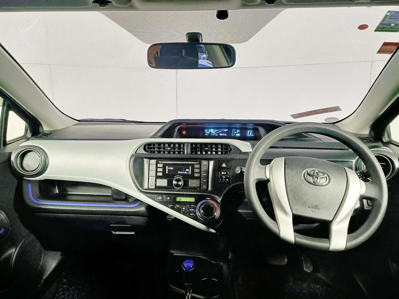 2014 Toyota Aqua Hybrid