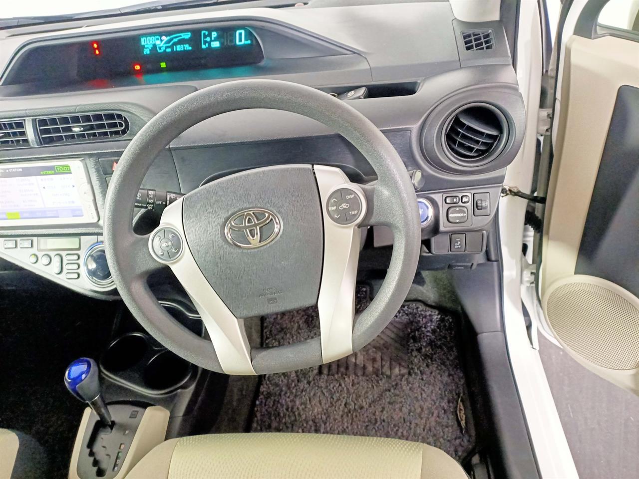 2013 Toyota Aqua Hybrid