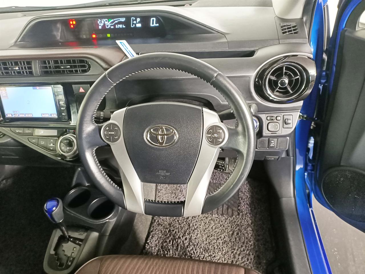 2014 Toyota Aqua Hybrid