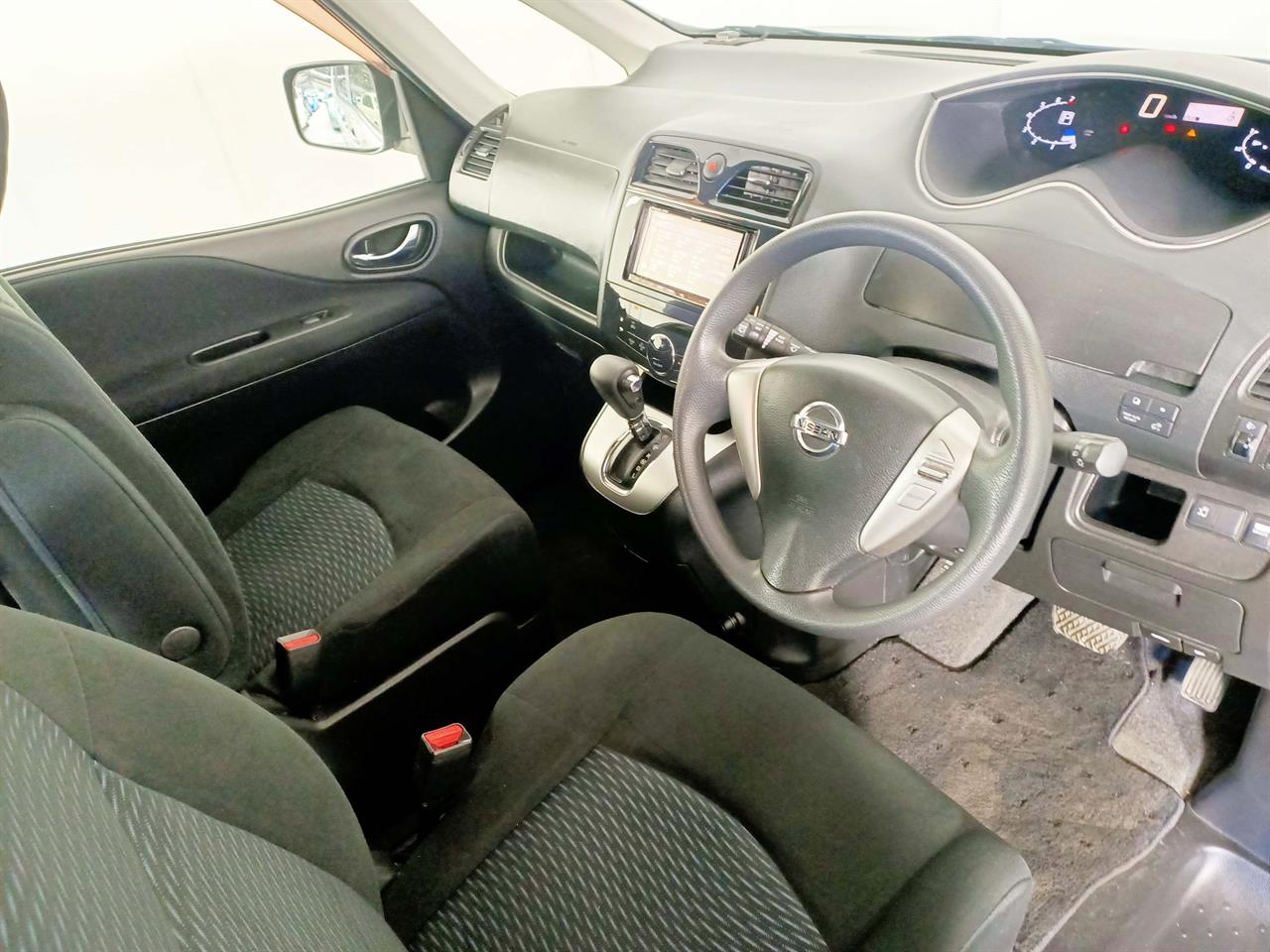 2012 Nissan Serena 