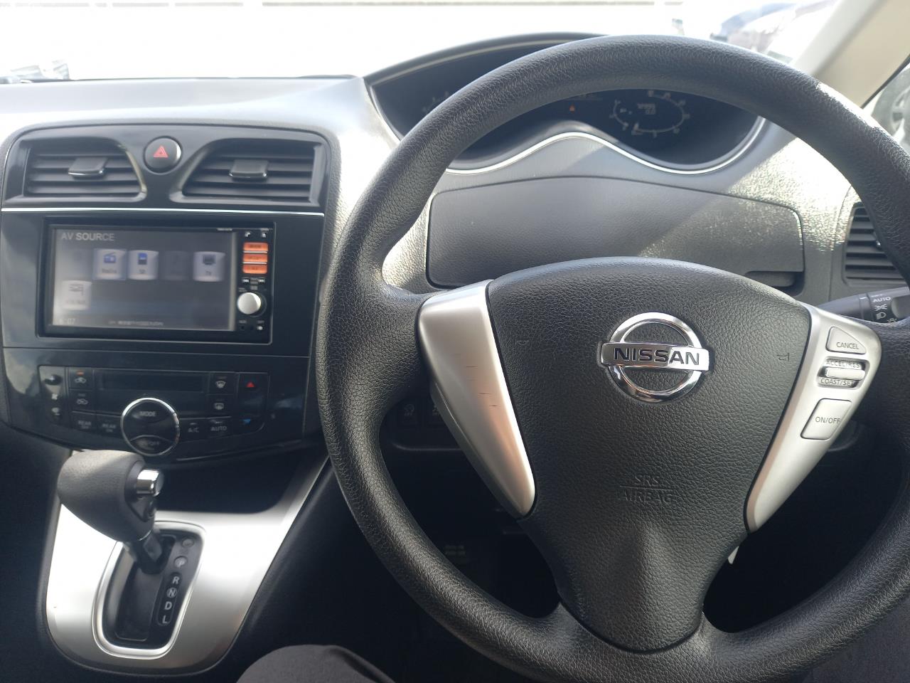 2012 Nissan Serena Hybrid