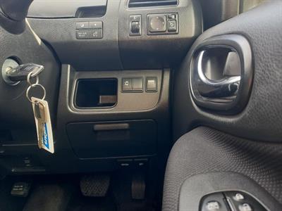 2012 Nissan Serena Hybrid