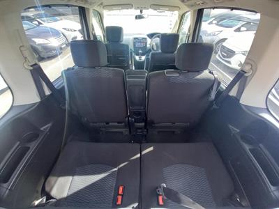 2012 Nissan Serena Hybrid