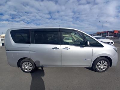 2012 Nissan Serena Hybrid