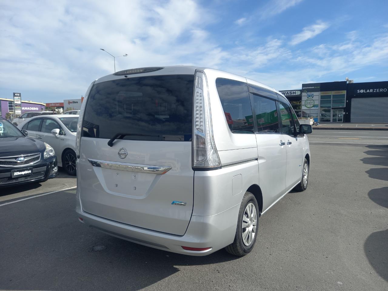 2012 Nissan Serena Hybrid