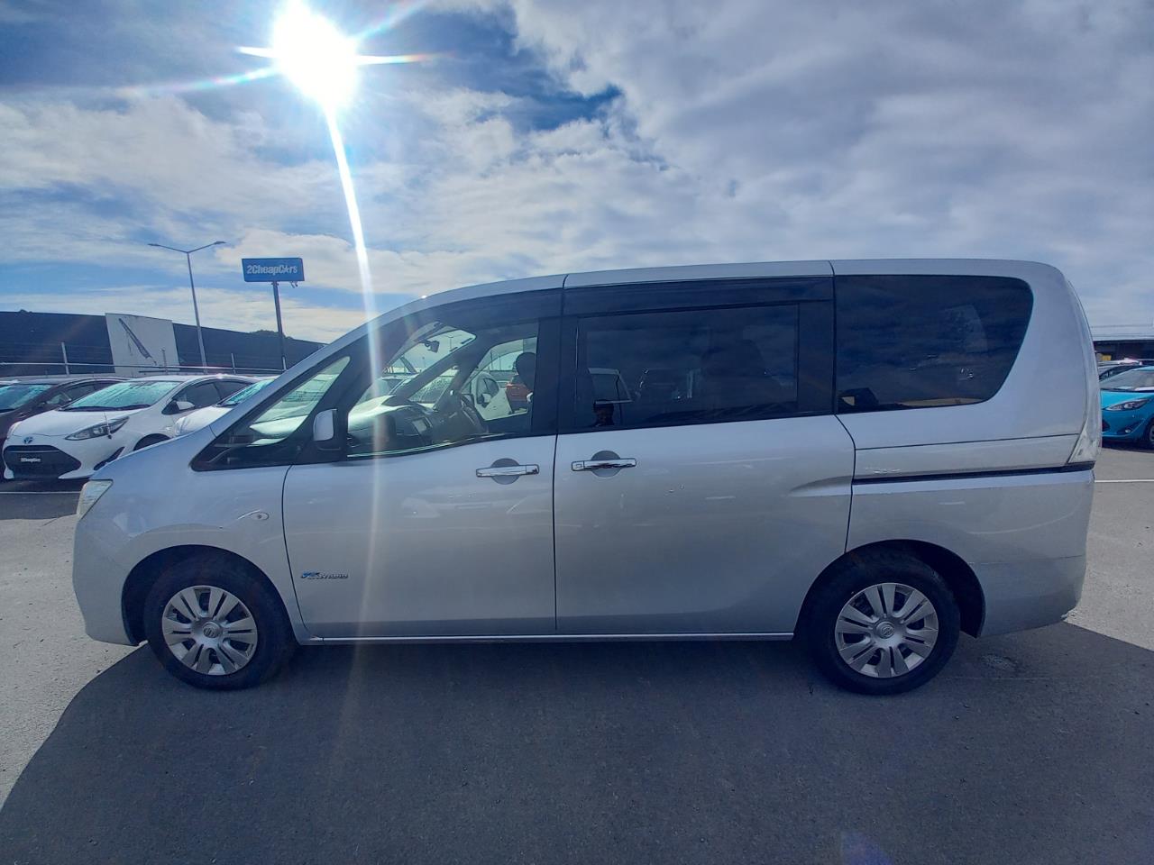 2012 Nissan Serena Hybrid