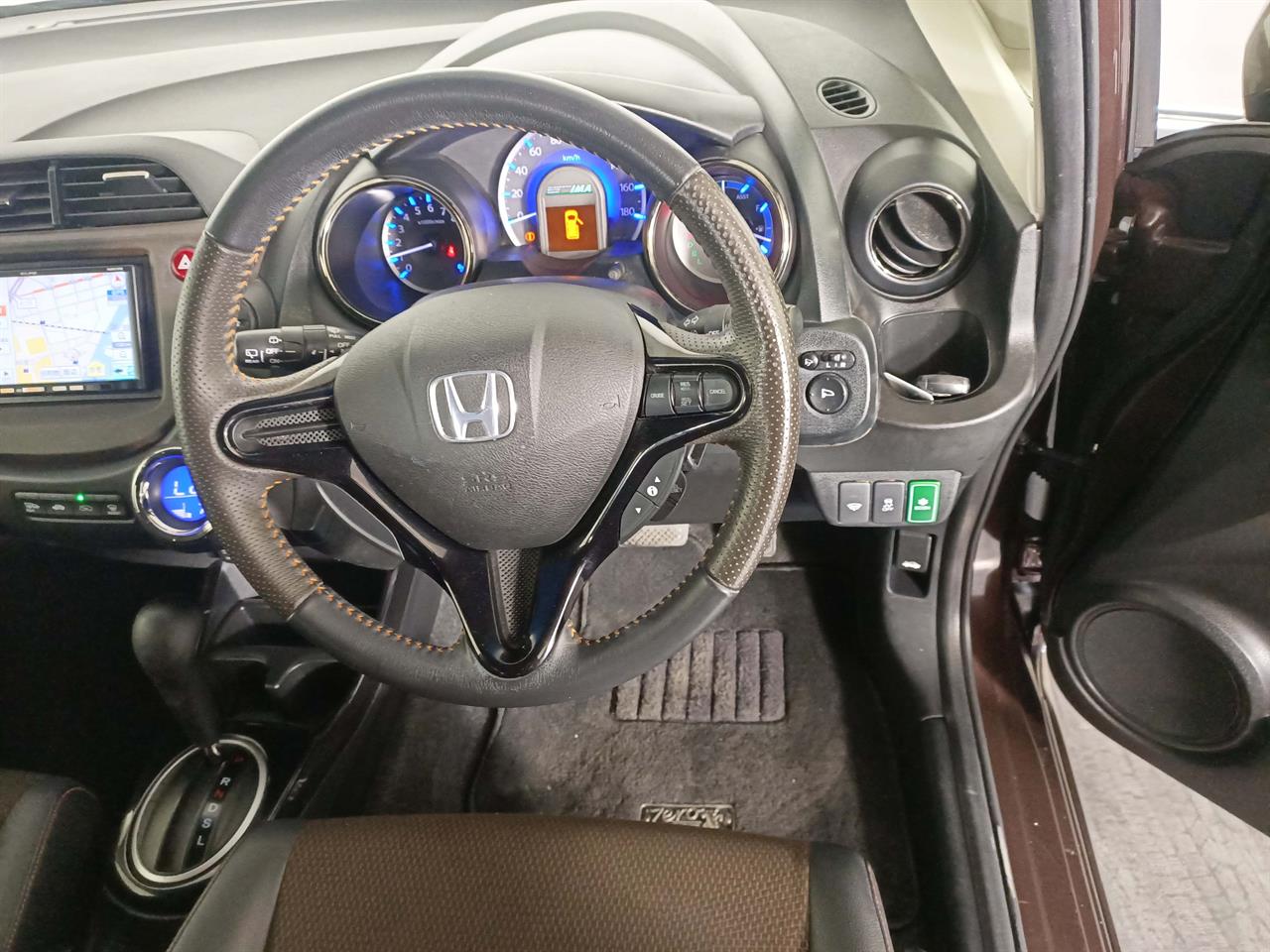 2012 Honda Fit Jazz Shuttle Hybrid