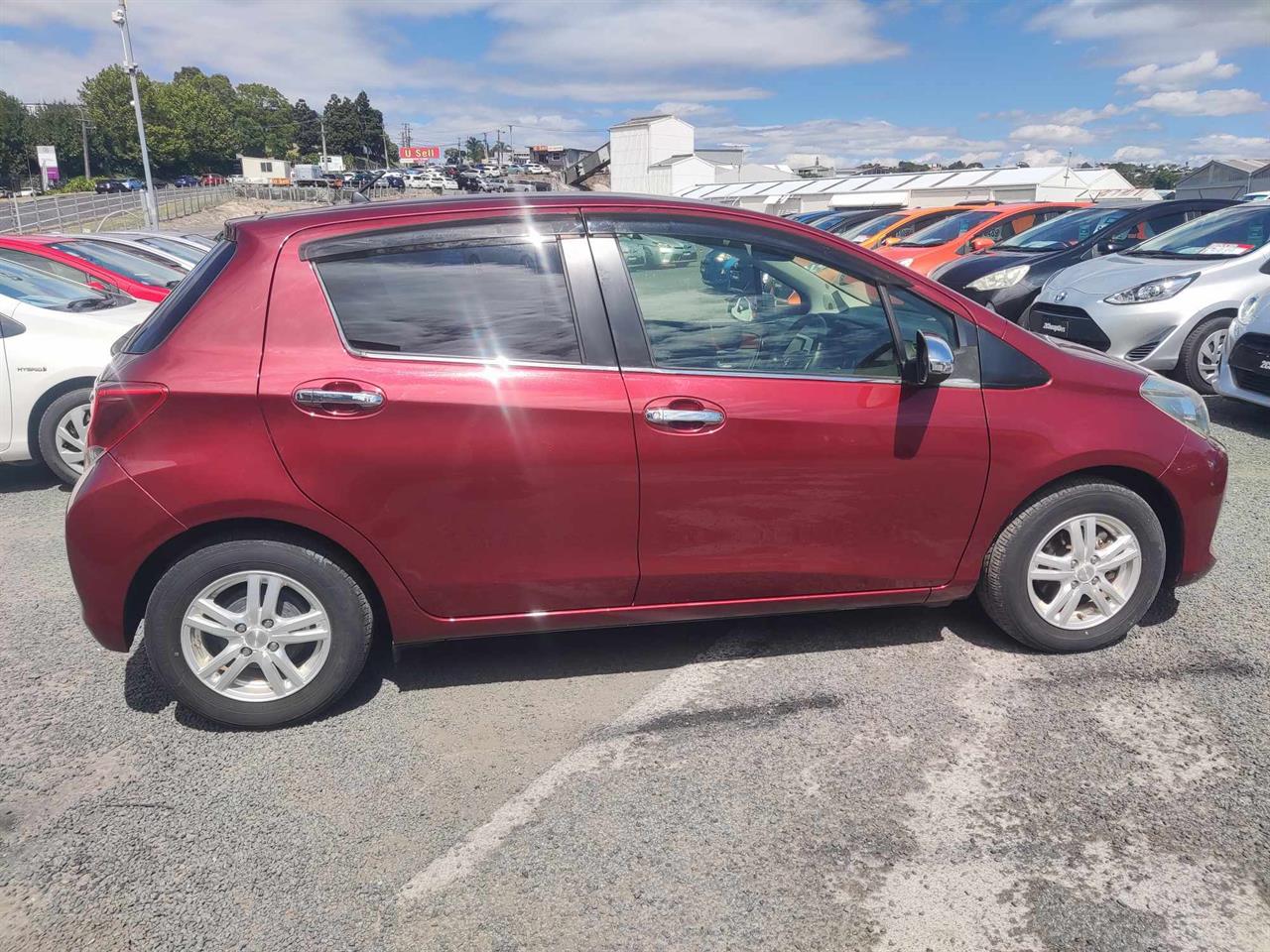 2014 Toyota Vitz 