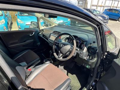 2013 Honda Fit Jazz Shuttle Hybrid