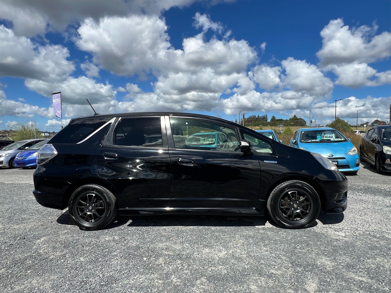 2013 Honda Fit Jazz Shuttle Hybrid