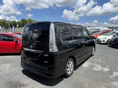 2013 Nissan Serena Hybrid