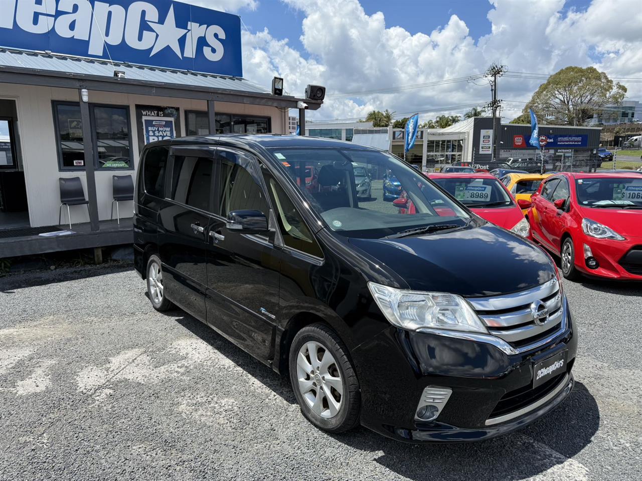 2013 Nissan Serena Hybrid