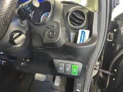 2012 Honda Fit SHUTTLE HYBRID