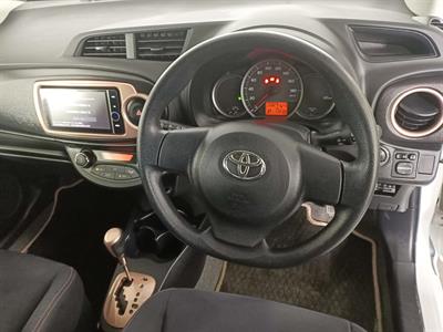 2013 Toyota Vitz 