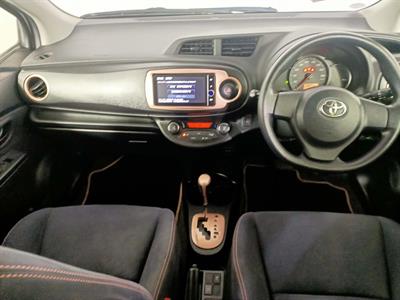 2013 Toyota Vitz 